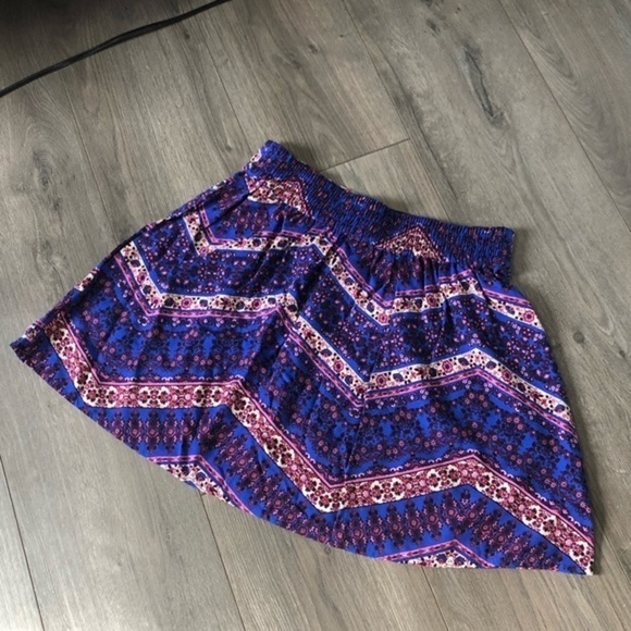 Forever21 Floral Chevron Elastic Waistband Soft Comfy Miniskirt Size M - Picture 6 of 6